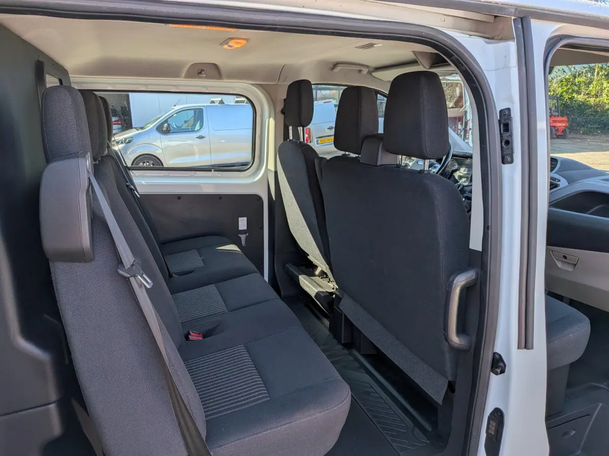 290 2.0 TDCI EURO 6 L2H1 Ambiente DC Airco / Cruise / Navi