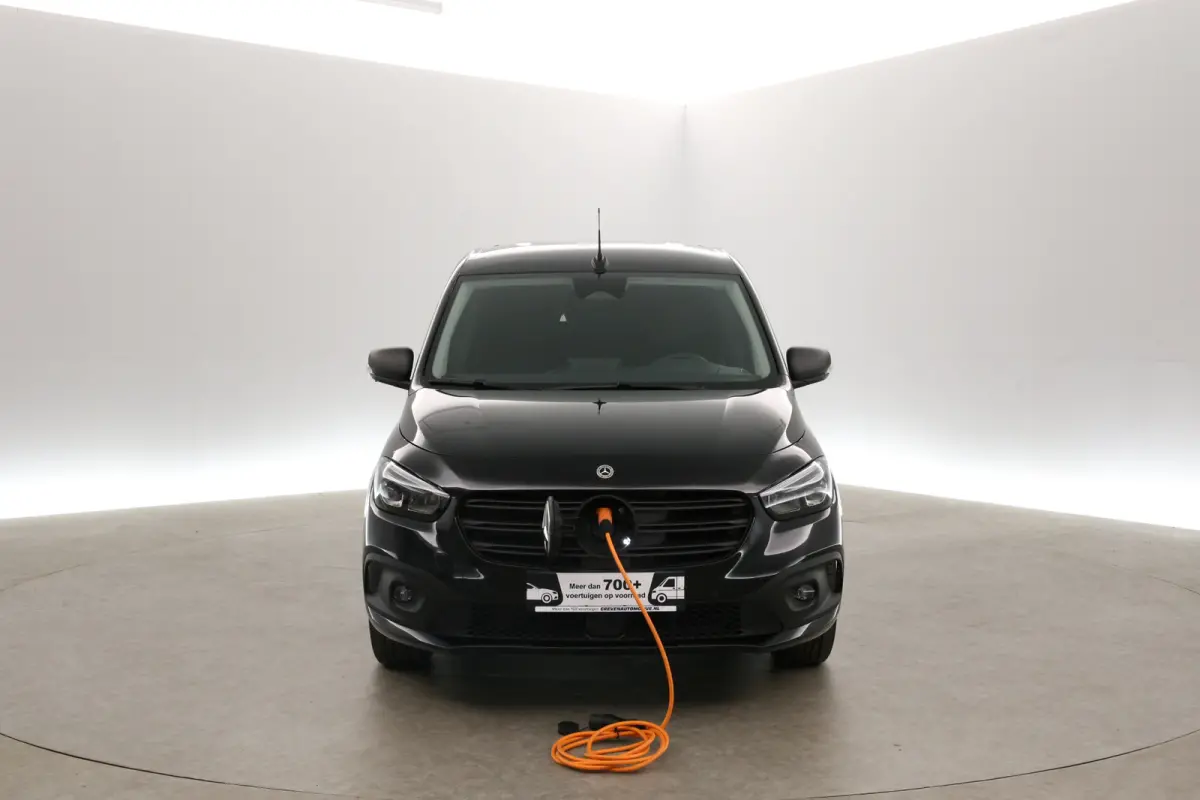112 45 kWh | Snelladen | SOH 99% | 1400kg Trekgew. | Clima | Camera | Cruise | Carplay