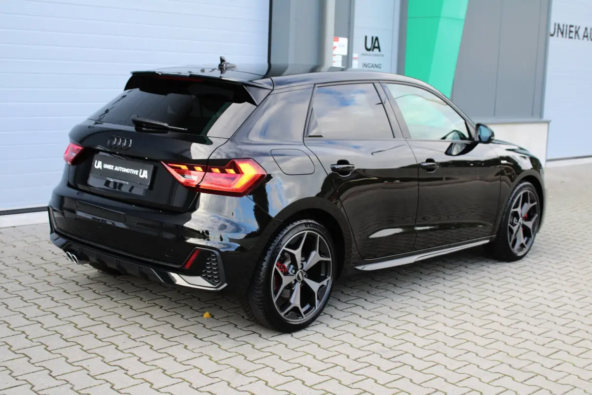 40 TFSI COMPETITION | S LINE | SONOS | CAMERA | BLACK OPTIK | CARPLAY | 18" | HALFLEDER | DODEHOEK | 5 JR GAR!
