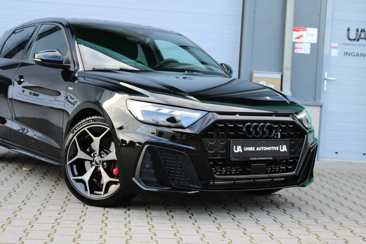 40 TFSI COMPETITION | S LINE | SONOS | CAMERA | BLACK OPTIK | CARPLAY | 18" | HALFLEDER | DODEHOEK | 5 JR GAR!