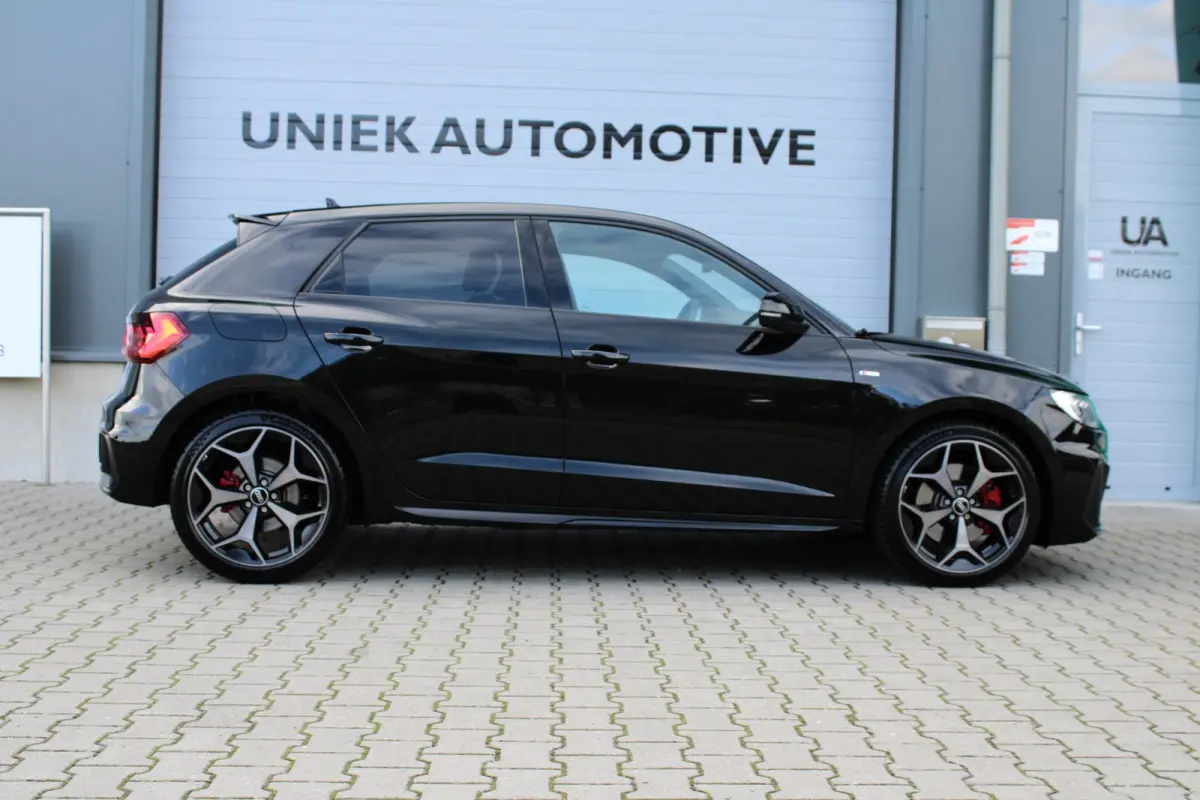 40 TFSI COMPETITION | S LINE | SONOS | CAMERA | BLACK OPTIK | CARPLAY | 18" | HALFLEDER | DODEHOEK | 5 JR GAR!