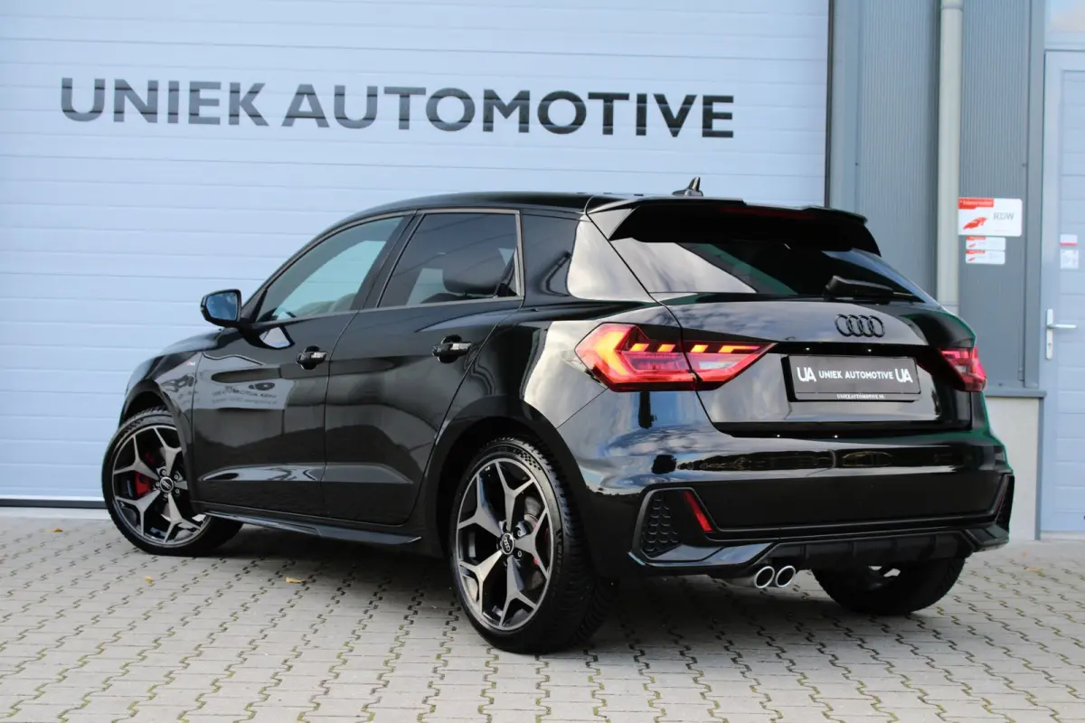 40 TFSI COMPETITION | S LINE | SONOS | CAMERA | BLACK OPTIK | CARPLAY | 18" | HALFLEDER | DODEHOEK | 5 JR GAR!