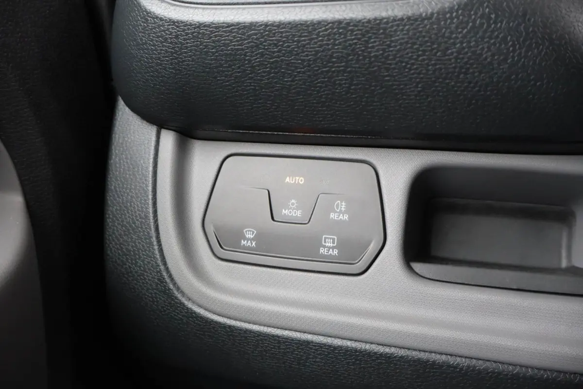 286pk Economy Business 79 kWh | SoH 99% | Trekhaak Wegklapbaar | Adaptieve Cruise Control | Volautomatische Airconditioning