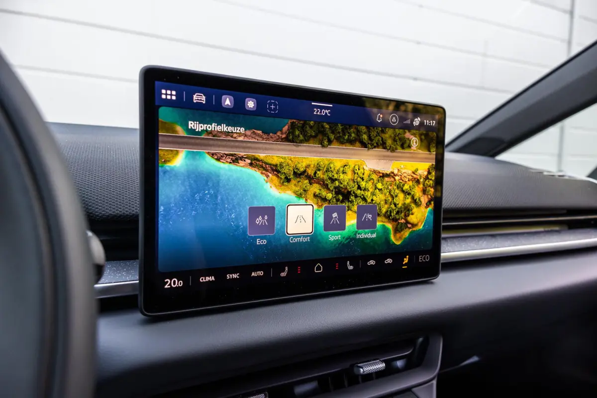 170pk Life 50 kWh | Comfort Pakket | 19" Velgen