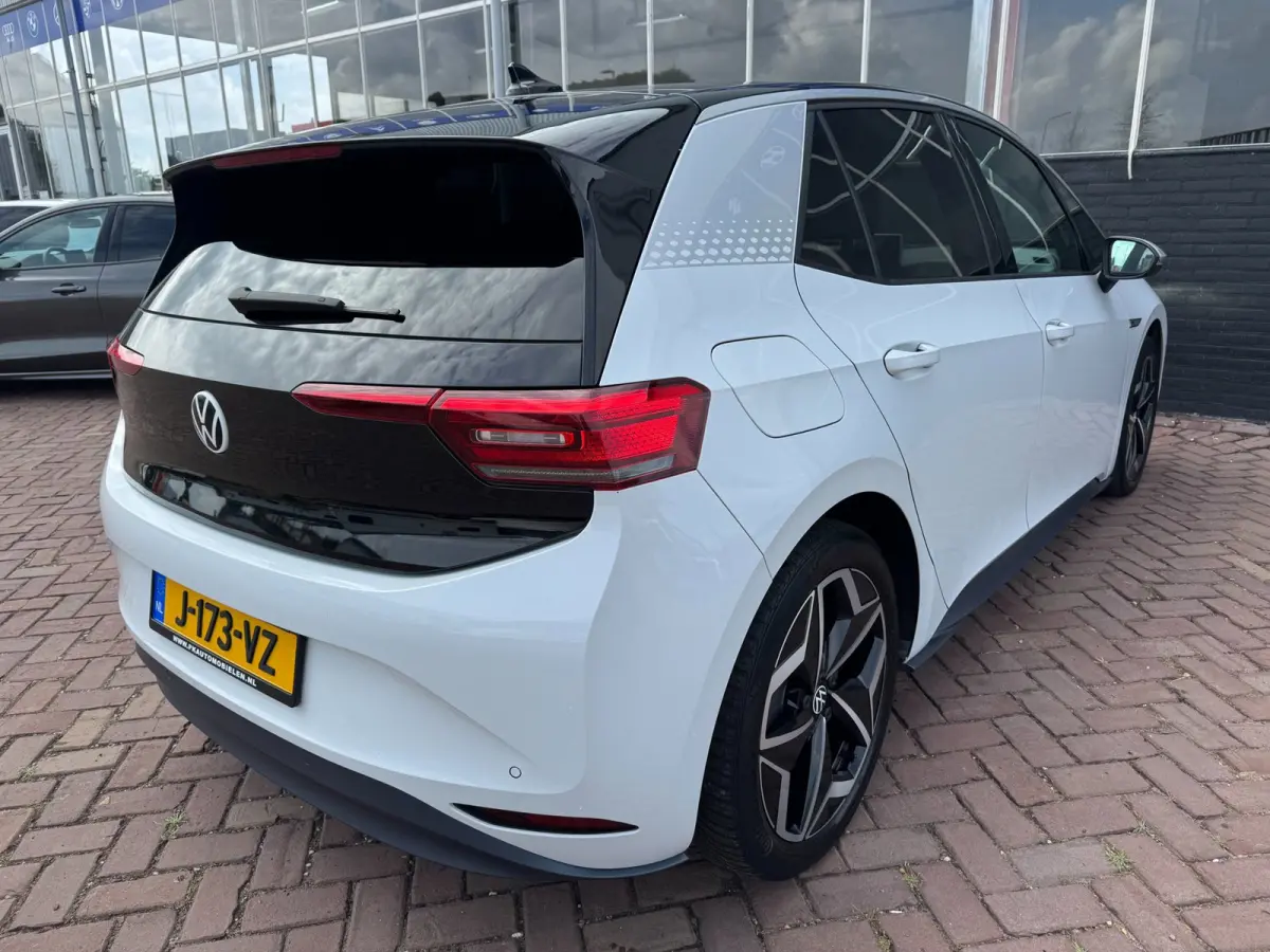 First Plus 58 kWh **CARPLAY + KEYLESS + CAMERA**