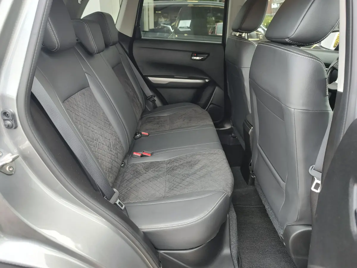 1.5 HYBRID STYLE AUTOMAAT Adaptive Cruise | Dodehoeksensoren | Keyless
