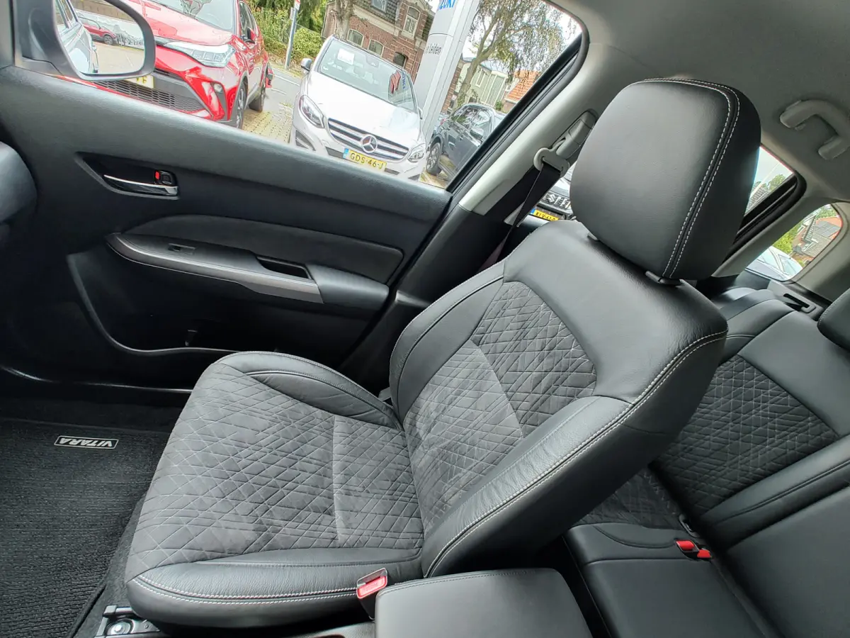 1.5 HYBRID STYLE AUTOMAAT Adaptive Cruise | Dodehoeksensoren | Keyless