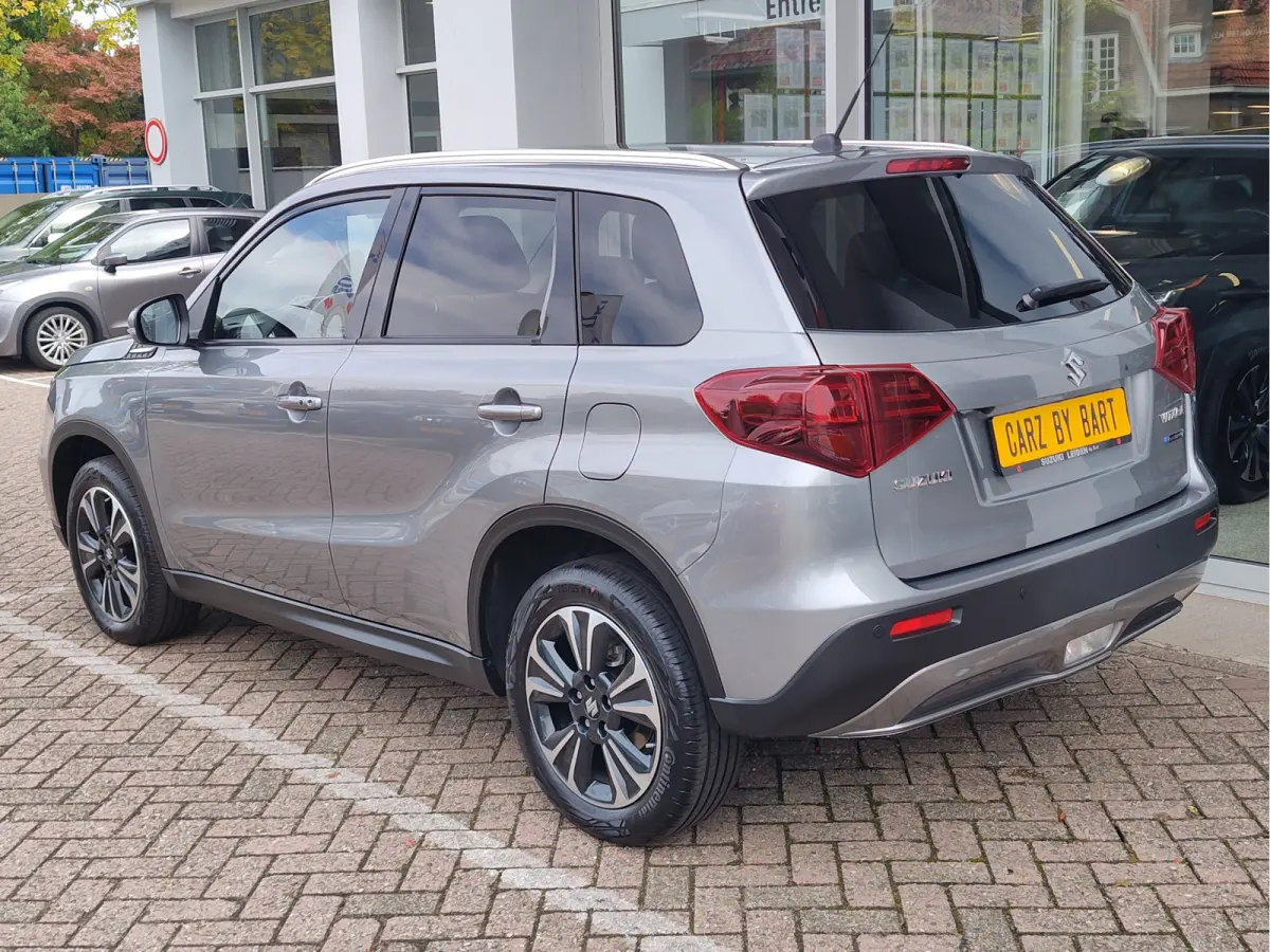 1.5 HYBRID STYLE AUTOMAAT Adaptive Cruise | Dodehoeksensoren | Keyless