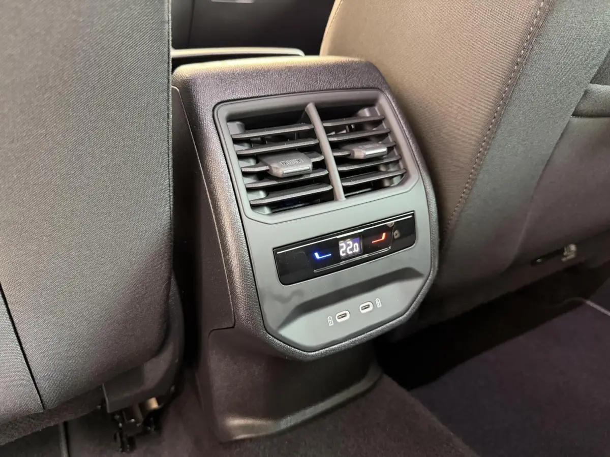 1.0 TSI Style Business Intense