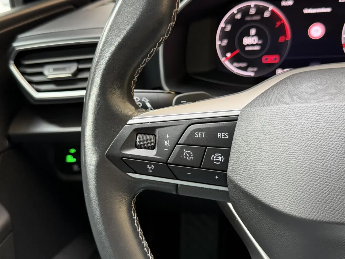 1.0 TSI Style Business Intense