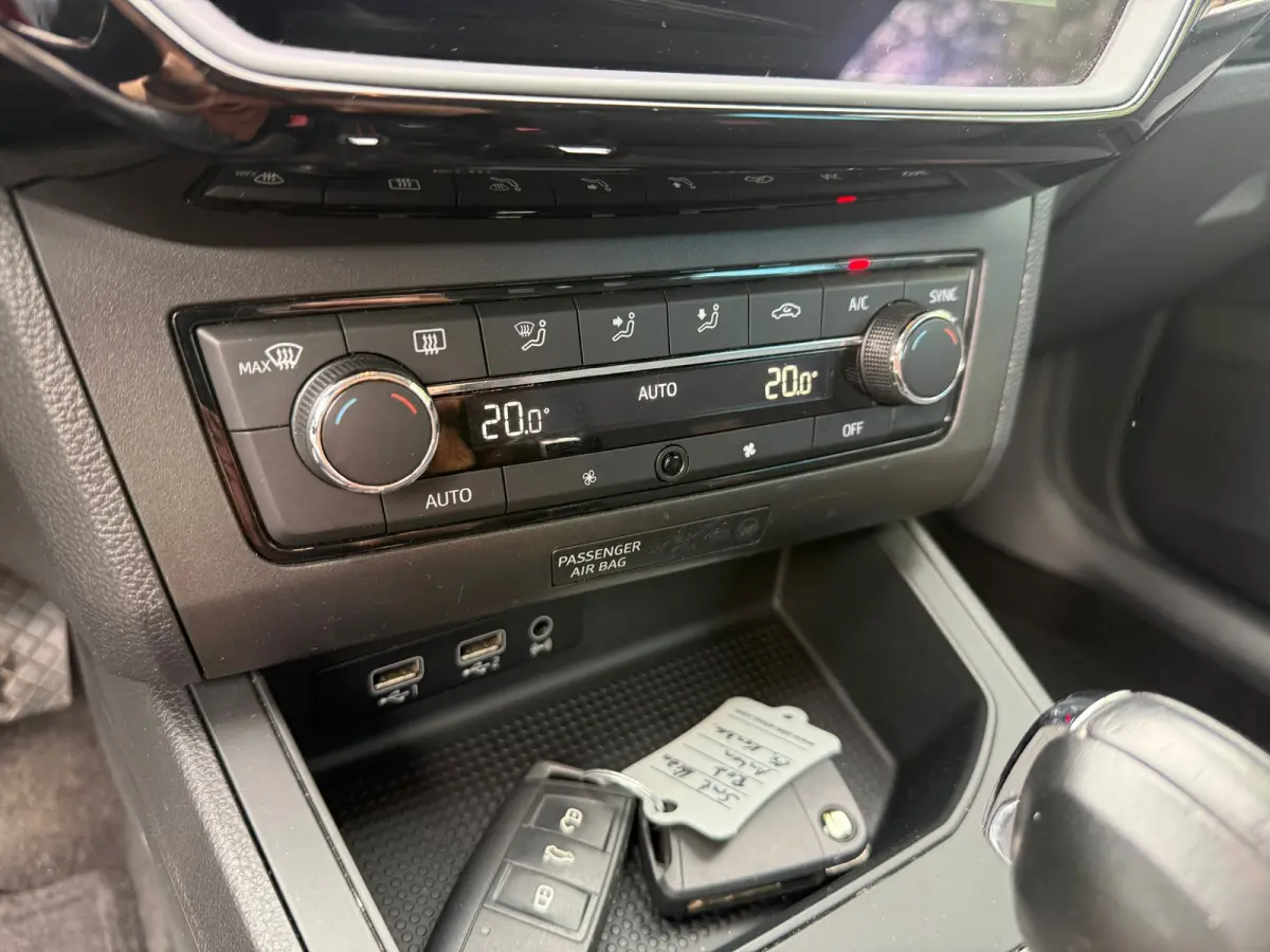 1.0 TSI FR DSG I LED I CAMERA I PDC I CLIMA I CARPLAY I 116PK