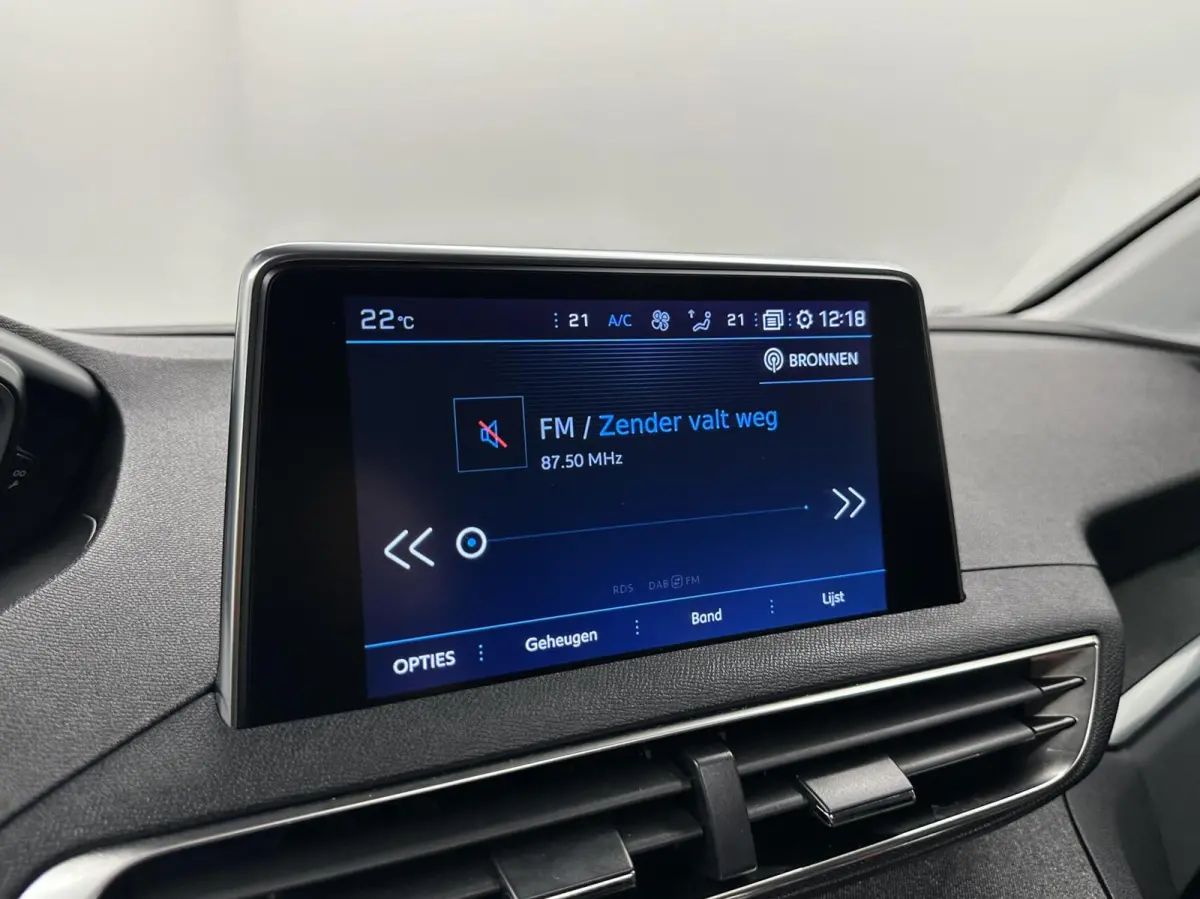 1.2 PureTech Blue Lease Premium PANO CAMERA NAVI CRUISE CARPLAY.