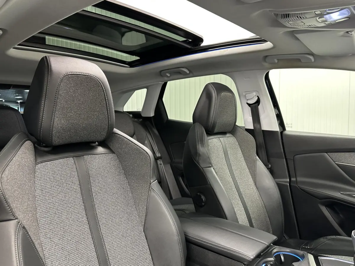 1.2 PureTech Blue Lease Premium PANO CAMERA NAVI CRUISE CARPLAY.