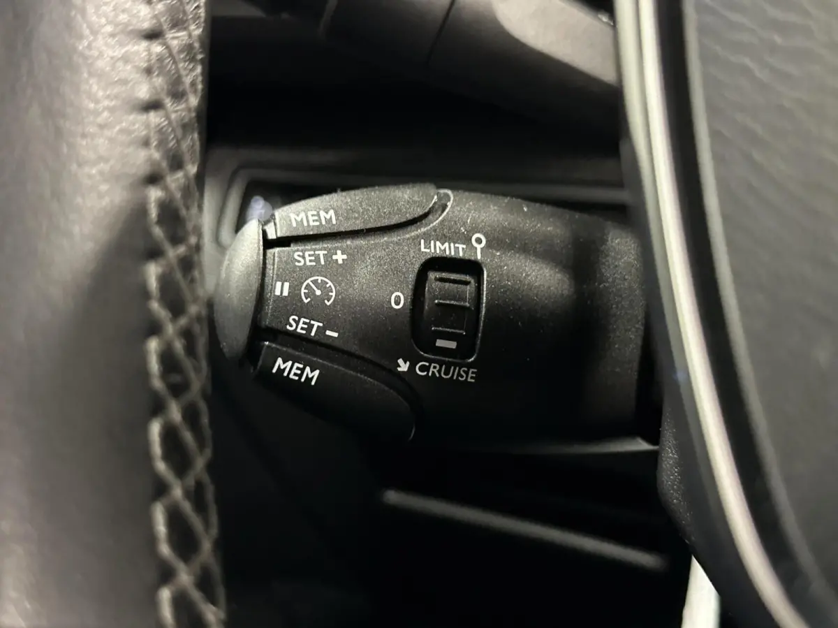 1.2 PureTech Blue Lease Premium PANO CAMERA NAVI CRUISE CARPLAY.
