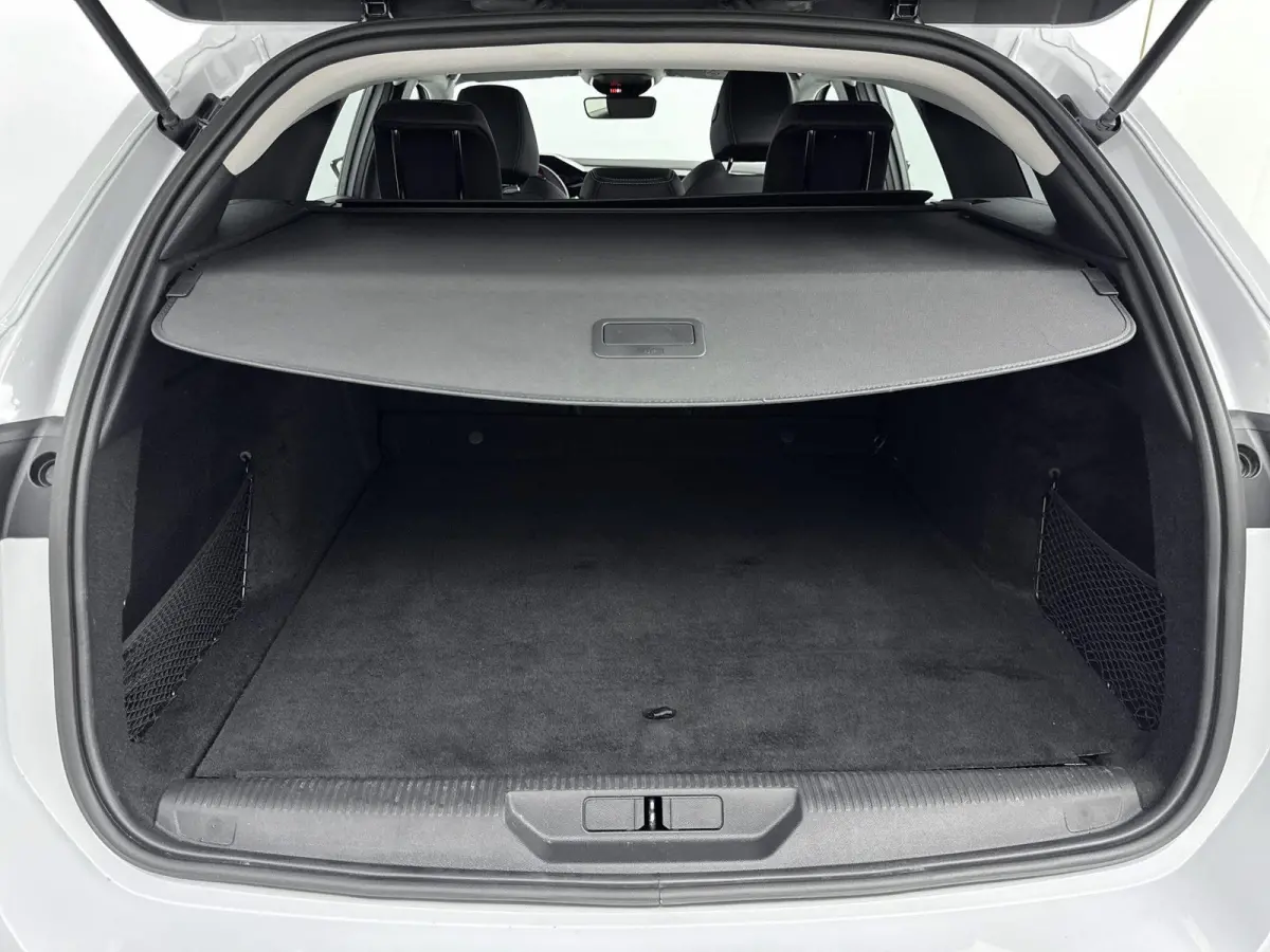 130pk Active Pack Business | Navigatie | CarPlay | Stoelverwarming | AGR Stoelen