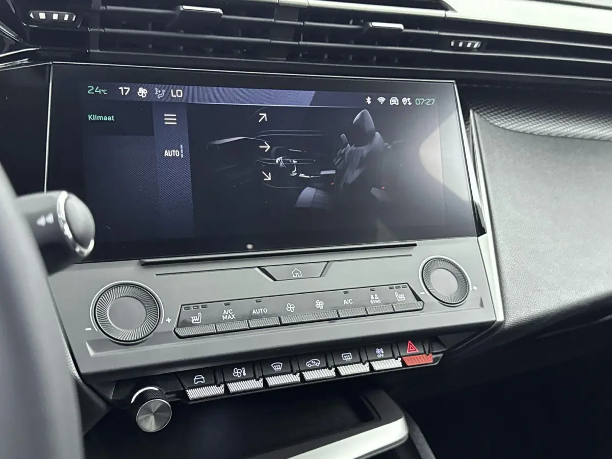 130pk Active Pack Business | Navigatie | CarPlay | Stoelverwarming | AGR Stoelen