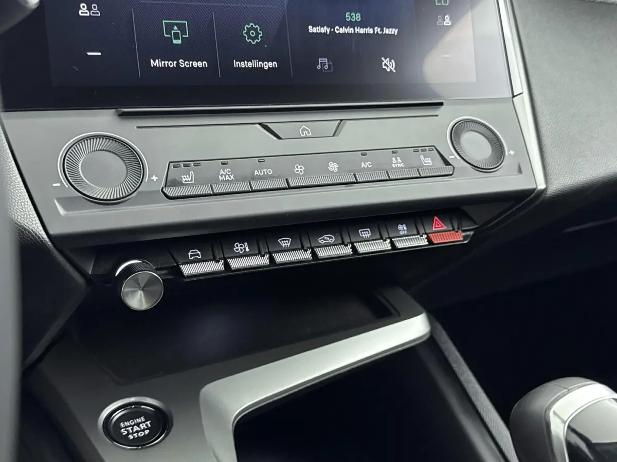 130pk Active Pack Business | Navigatie | CarPlay | Stoelverwarming | AGR Stoelen