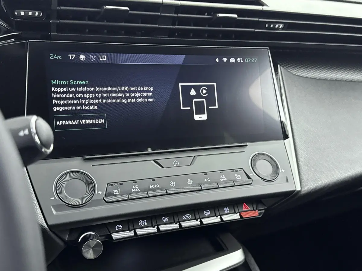 130pk Active Pack Business | Navigatie | CarPlay | Stoelverwarming | AGR Stoelen
