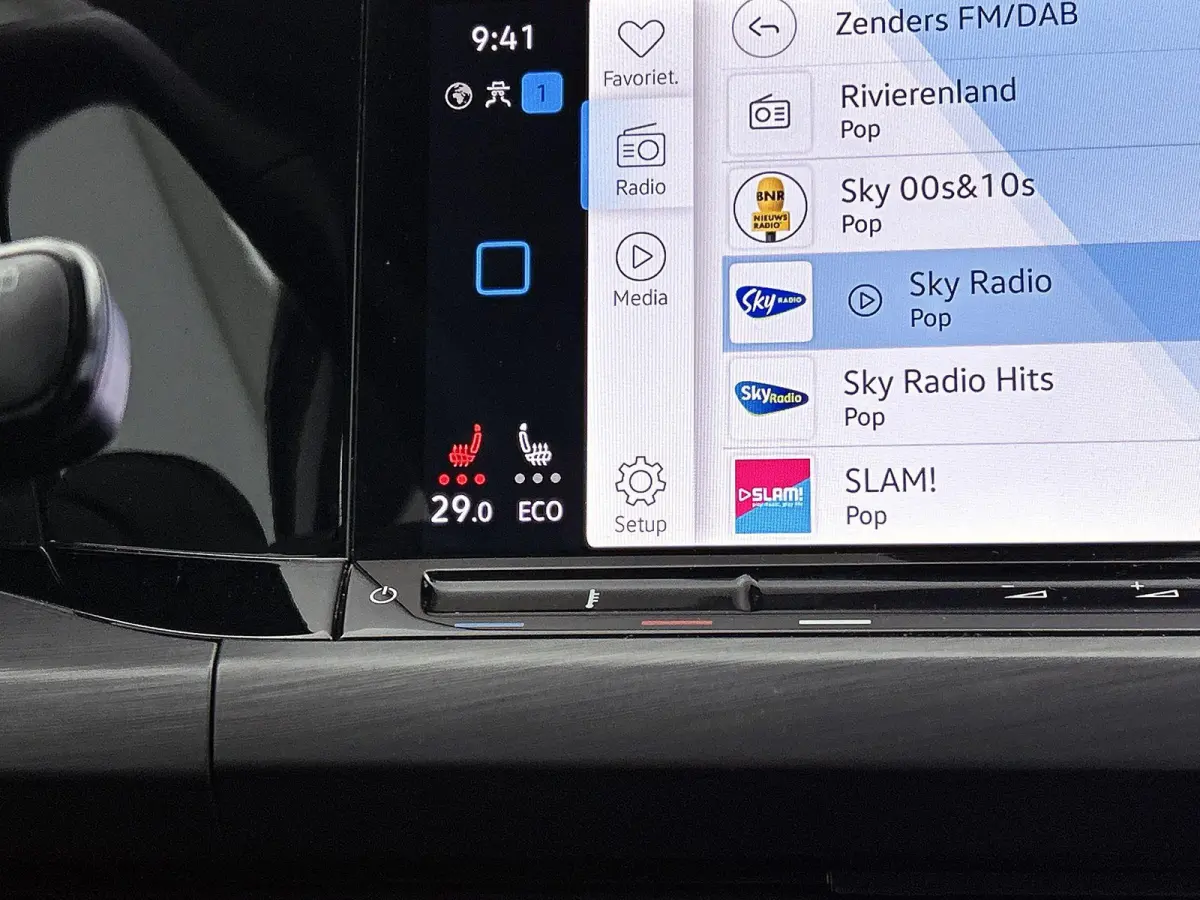 1.4 eHybrid Style | APPLE CARPLAY | ANDROID AUTO | ACHTERUITRIJCAMERA | STOELVERWARMING | STUURVERWARMING | SFEERVERLICHTING | IQ LIGHT VOOR | LICHTMETALEN VELGEN | COMFORT STOELEN | DAB RAD