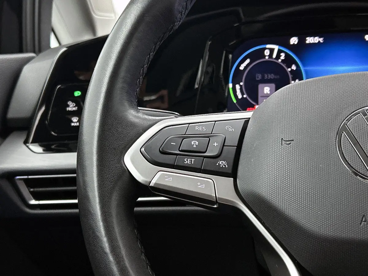 1.4 eHybrid Style | APPLE CARPLAY | ANDROID AUTO | ACHTERUITRIJCAMERA | STOELVERWARMING | STUURVERWARMING | SFEERVERLICHTING | IQ LIGHT VOOR | LICHTMETALEN VELGEN | COMFORT STOELEN | DAB RAD