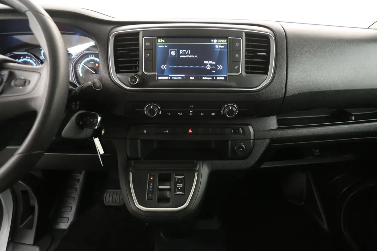 75 kWh L3H1 Long Range | Snelladen | SOH 94% | Airco | Cruise | 3 Zits | Carplay | Parkeersens.