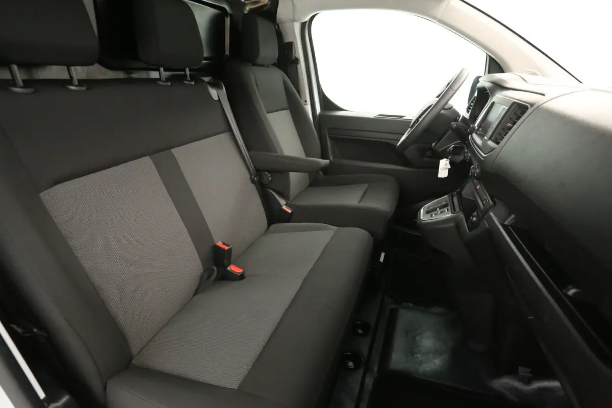 75 kWh L3H1 Long Range | Snelladen | SOH 94% | Airco | Cruise | 3 Zits | Carplay | Parkeersens.