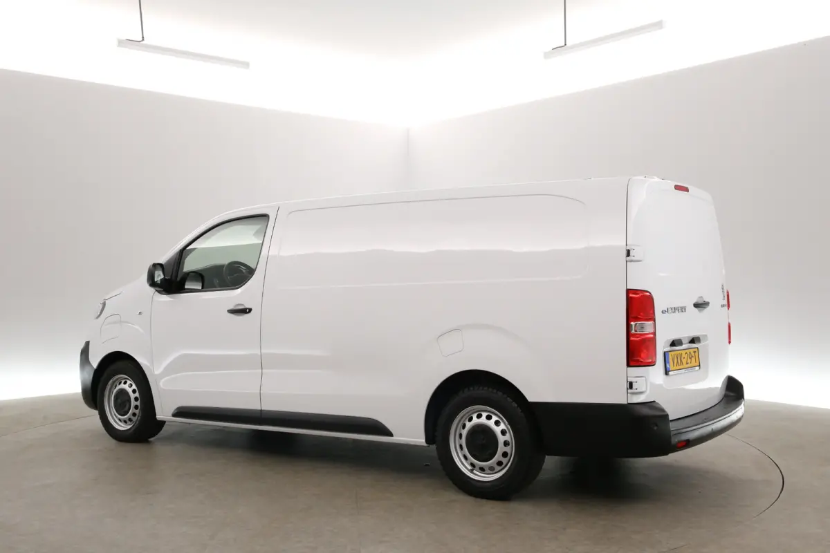 75 kWh L3H1 Long Range | Snelladen | SOH 94% | Airco | Cruise | 3 Zits | Carplay | Parkeersens.
