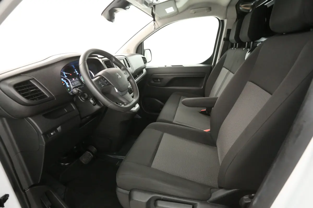75 kWh L3H1 Long Range | Snelladen | SOH 94% | Airco | Cruise | 3 Zits | Carplay | Parkeersens.