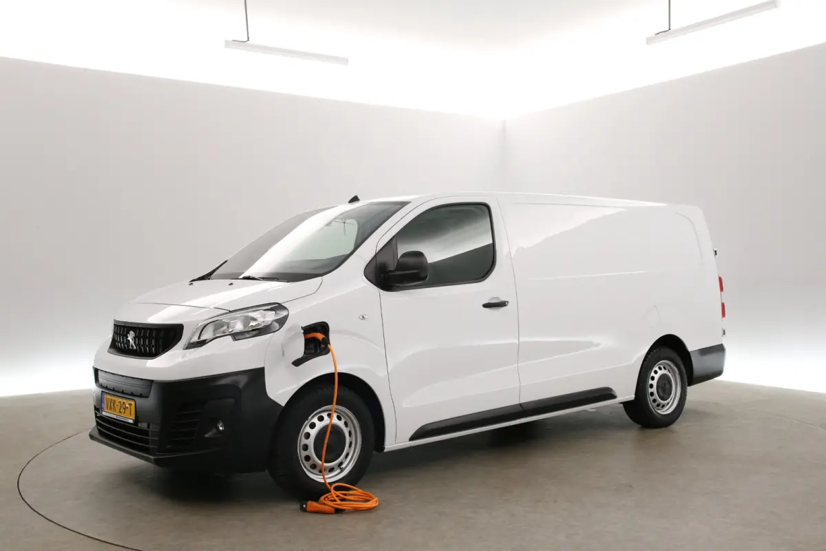 75 kWh L3H1 Long Range | Snelladen | SOH 94% | Airco | Cruise | 3 Zits | Carplay | Parkeersens.