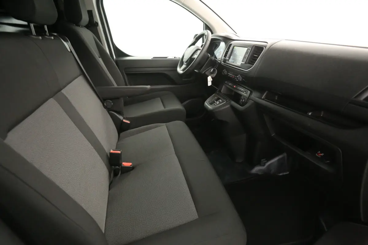 75 kWh L3H1 Long Range | Snelladen | SOH 94% | Airco | Cruise | 3 Zits | Carplay | Parkeersens.