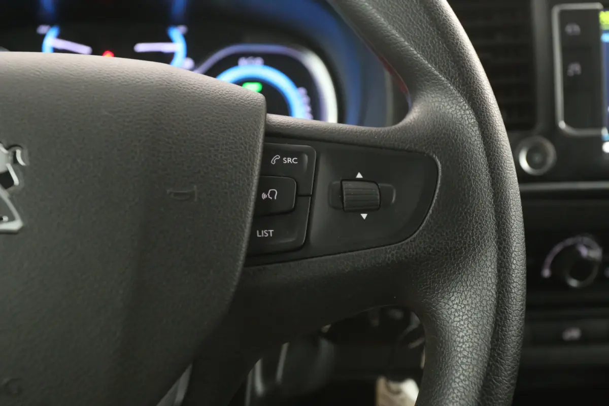 75 kWh L3H1 Long Range | Snelladen | SOH 94% | Airco | Cruise | 3 Zits | Carplay | Parkeersens.