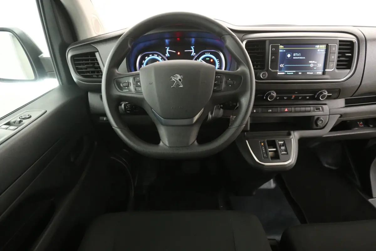 Elektrisch 75 kWh L3H1 Long Range | Snelladen | SOH 94% | Airco | Cruise | 3 Zits | Carplay | Parkeersens.