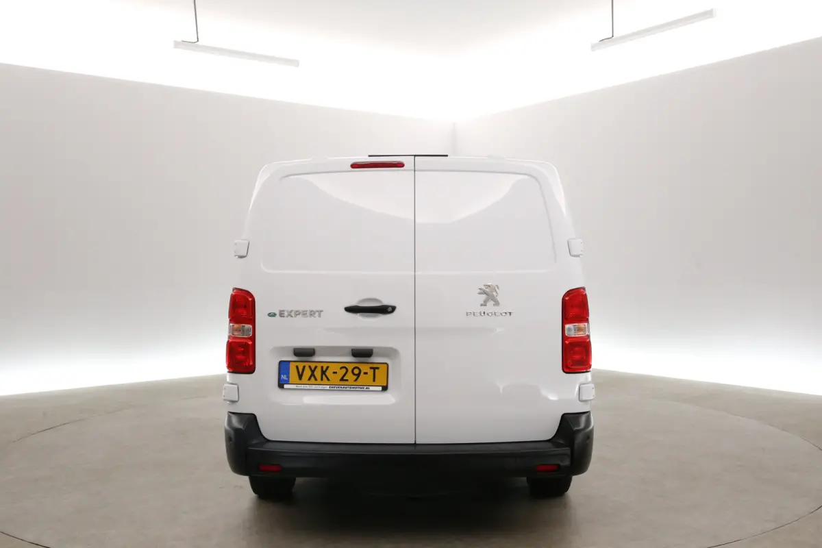Elektrisch 75 kWh L3H1 Long Range | Snelladen | SOH 94% | Airco | Cruise | 3 Zits | Carplay | Parkeersens.