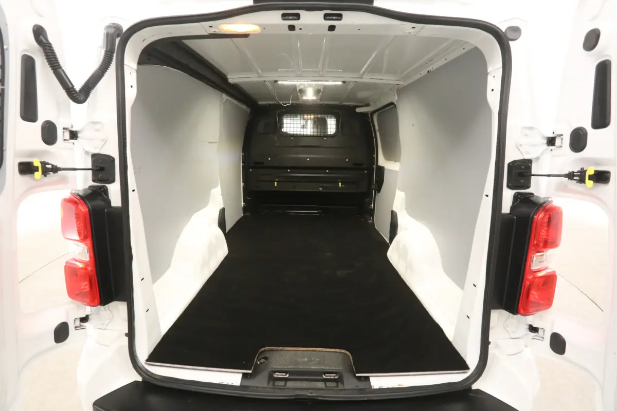 2.0 HDI 177PK L3H1 | Automaat | Clima | Camera | 3 Zits | Cruise | Trekhaak | Carplay