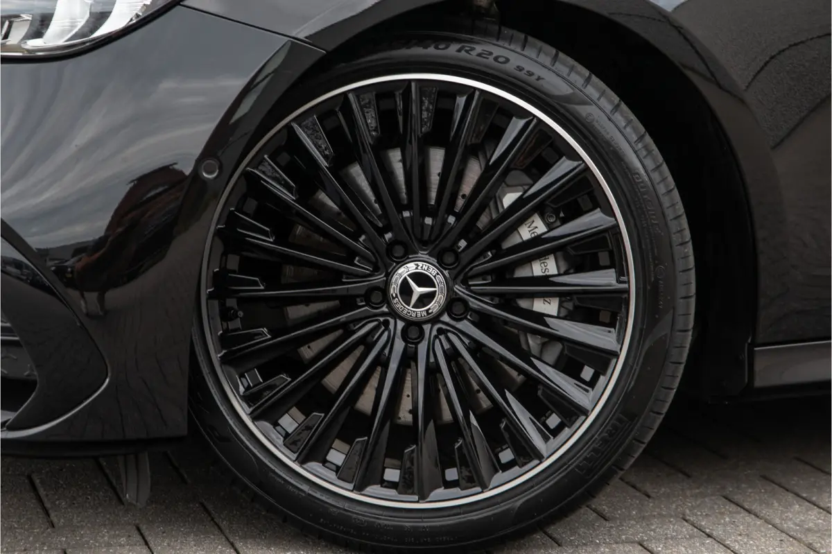 300 e AMG Premium, Pano, Distronic, Trekhaak, Nightpakket 2025
