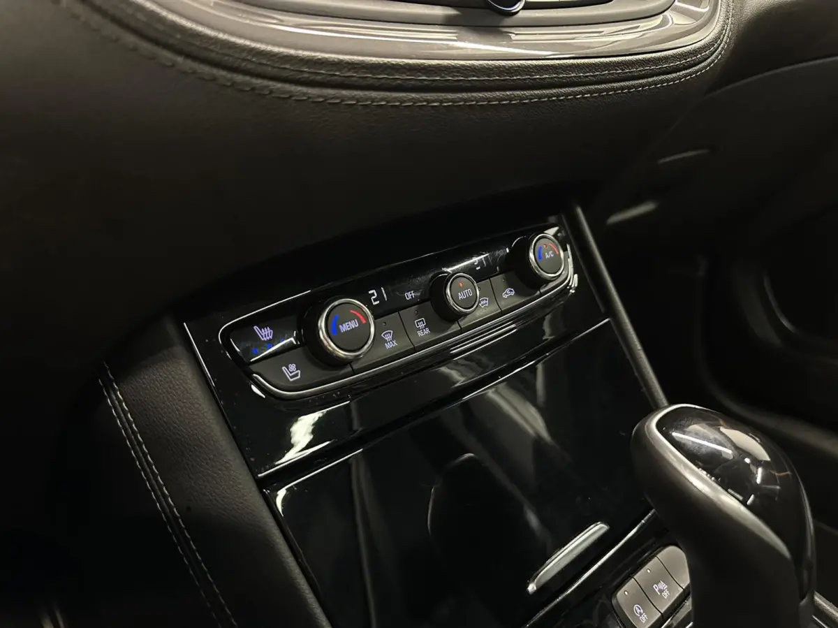1.2 Turbo Ultimate PANO LEER CARPLAY CARPLAY NAVI STOEL VERWARMING/VERKOELING.