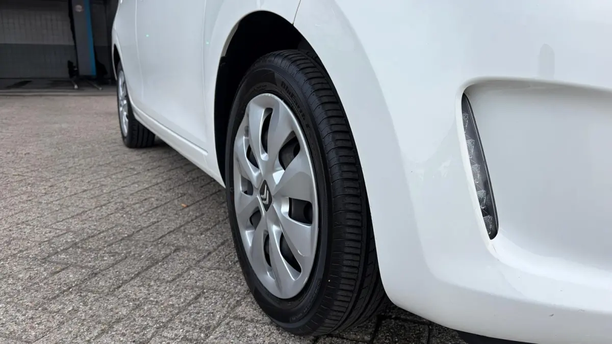 1.0 VTI 72PK 5-DRS FEEL / AIRCO / LED / BLUETOOTH / PACK PREMIUM !!