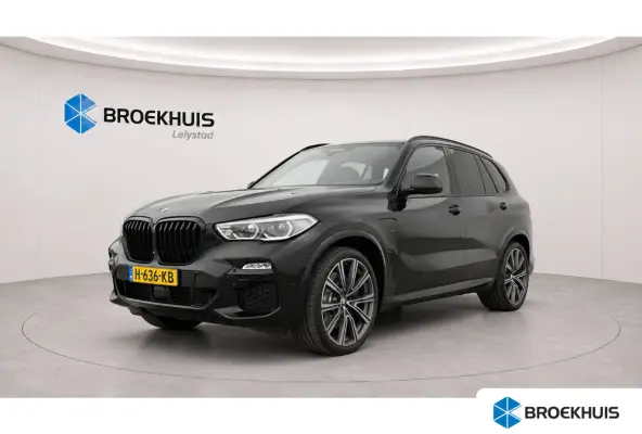 XDRIVE45E 394PK HIGH EXECUTIVE M-SPORT AUTOMAAT / NAVI / LEDER / LASER-LED / CLIMA / 22" LMV / KEYLESS / CAMERA / LUCHTVERING / HARMAN KARDON / ADAPT. CRUISECONTROL / WINTERPAKKET !!