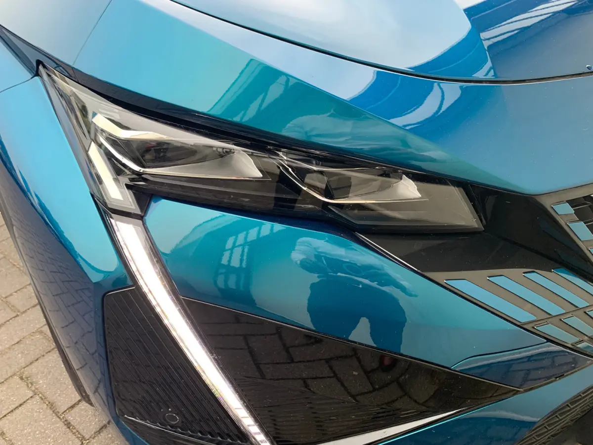 1.6 HYbrid GT 225 EAT8 First Edition Airco | Camera | Cruise Adaptief | DAB | Keyless | LED | LMV 19" | Navi | PDC V&A |