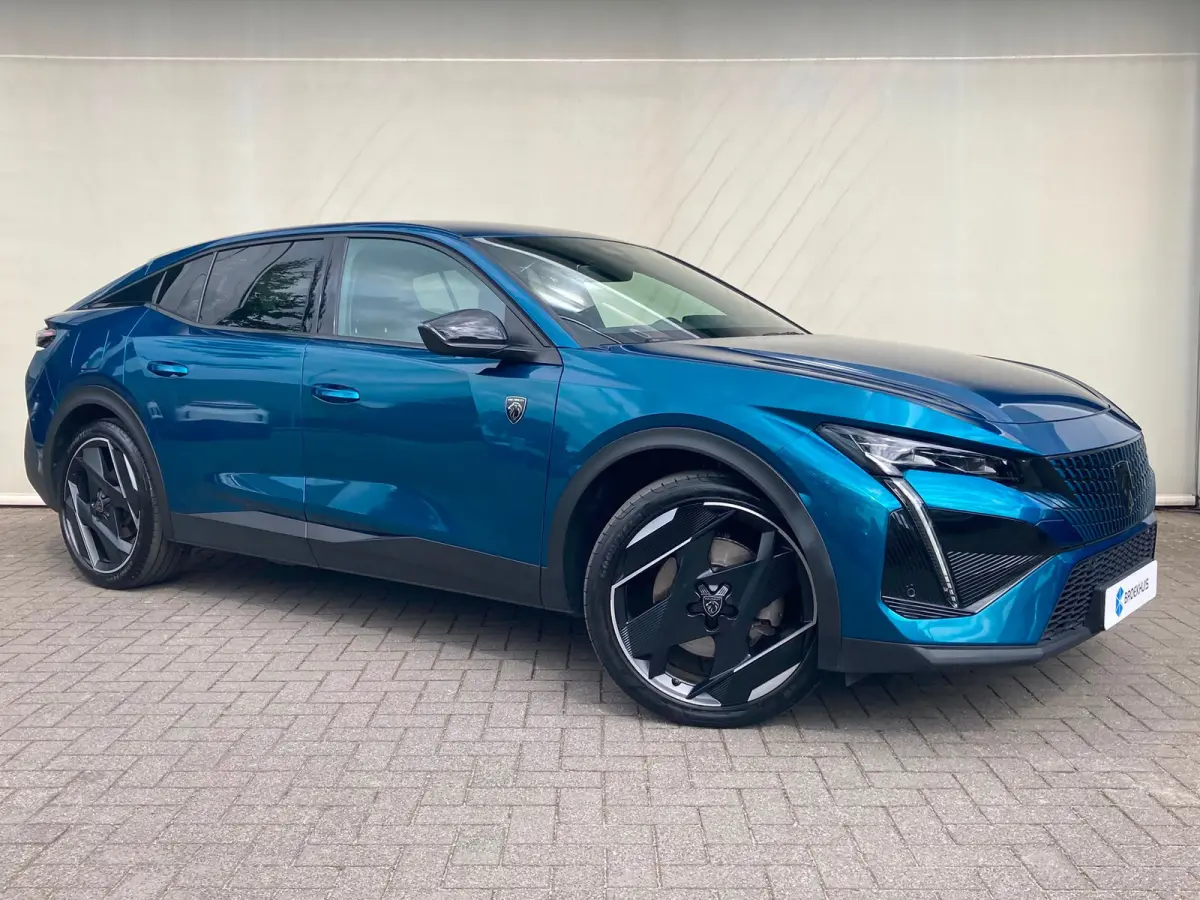 1.6 HYbrid GT 225 EAT8 First Edition Airco | Camera | Cruise Adaptief | DAB | Keyless | LED | LMV 19" | Navi | PDC V&A |