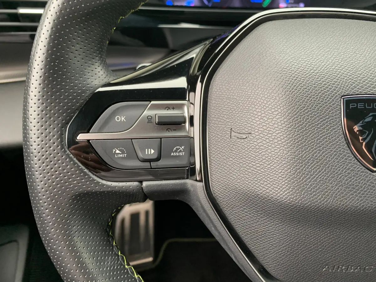 1.6 HYbrid GT 225 EAT8 First Edition Airco | Camera | Cruise Adaptief | DAB | Keyless | LED | LMV 19" | Navi | PDC V&A |