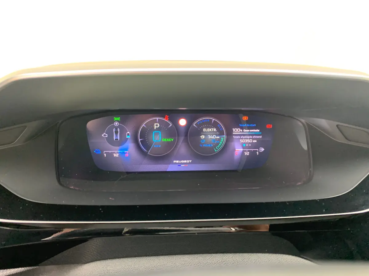 1.6 HYbrid GT 225 EAT8 First Edition Airco | Camera | Cruise Adaptief | DAB | Keyless | LED | LMV 19" | Navi | PDC V&A |