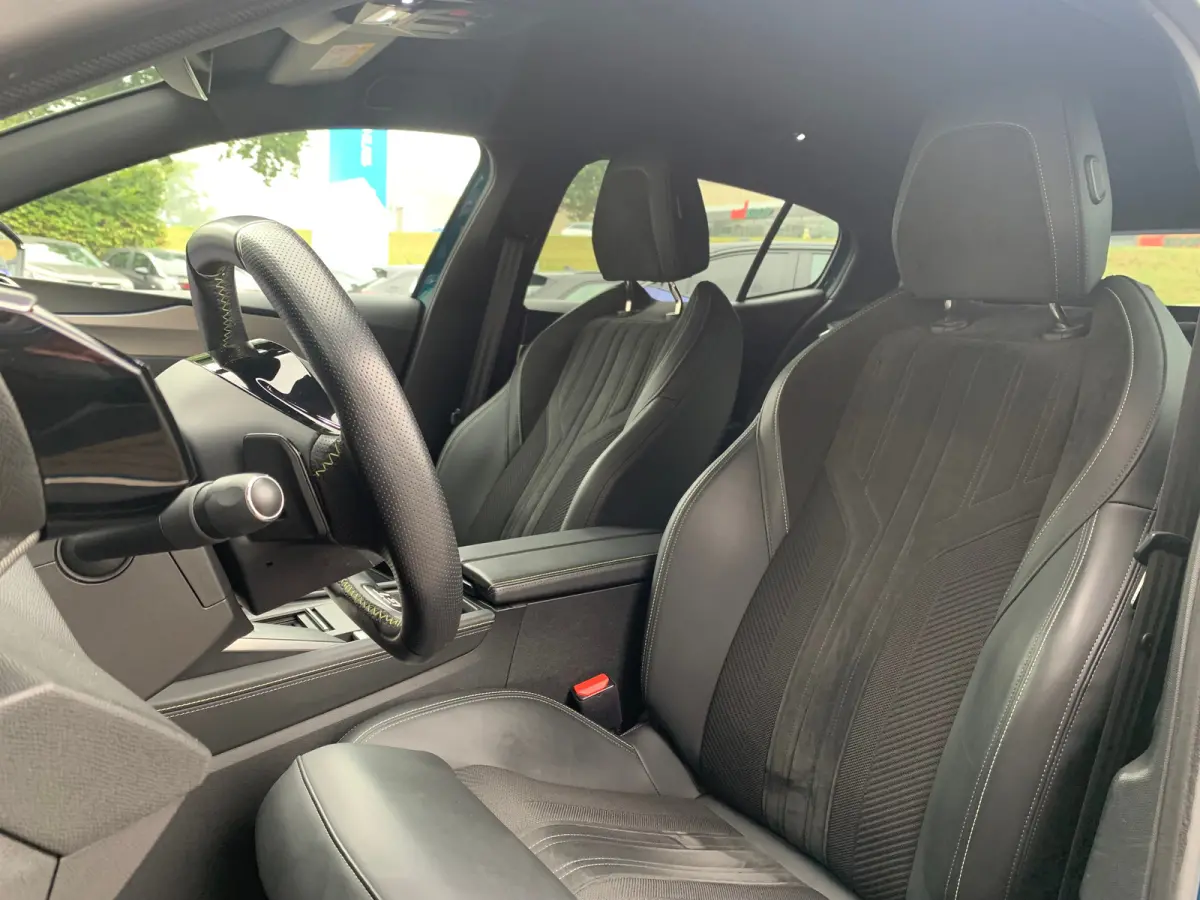 1.6 HYbrid GT 225 EAT8 First Edition Airco | Camera | Cruise Adaptief | DAB | Keyless | LED | LMV 19" | Navi | PDC V&A |