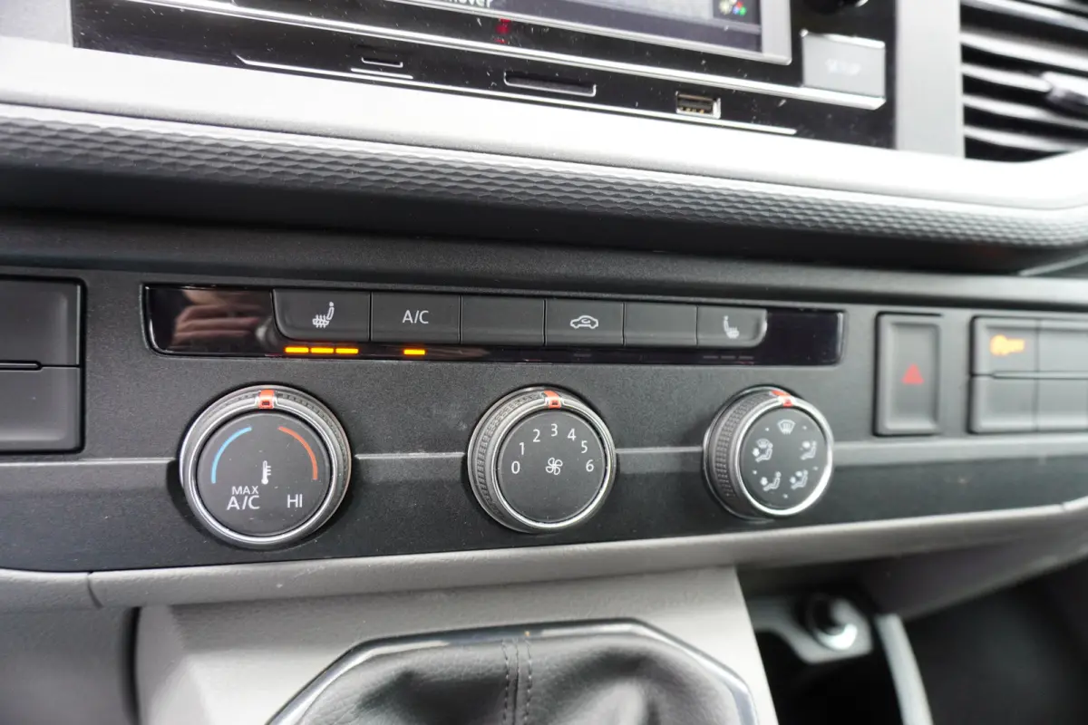 30 110pk L2H1 Trekhaak Apple carplay Camera ACC Cruise control Stoelverwarming 3-Zits