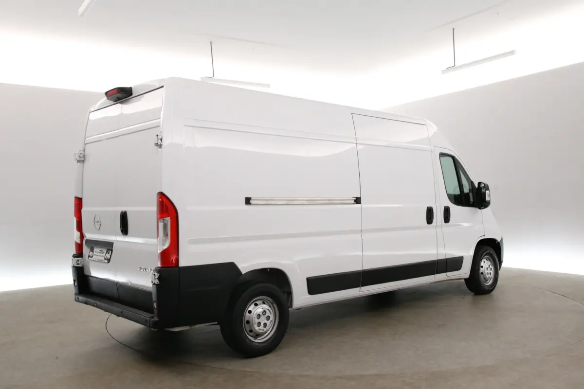 2.2D 140PK L3H2 3.5t | Clima | Camera | Carplay | Cruise | 3 Zits | Parkeersensoren