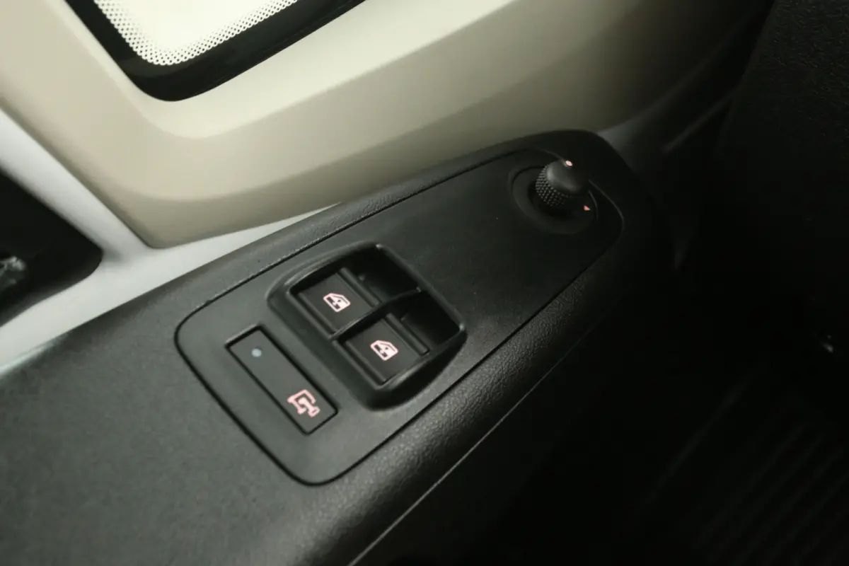 2.2D 140PK L3H2 3.5t | Clima | Camera | Carplay | Cruise | 3 Zits | Parkeersensoren