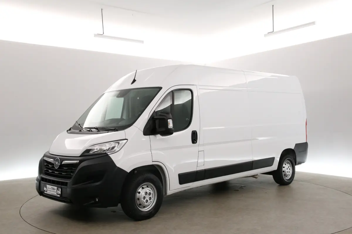 2.2D 140PK L3H2 3.5t | Clima | Camera | Carplay | Cruise | 3 Zits | Parkeersensoren