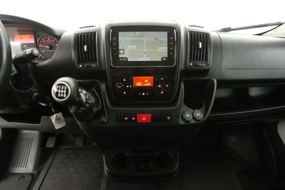2.2D 140PK L3H2 3.5t | Clima | Camera | Carplay | Cruise | 3 Zits | Parkeersensoren