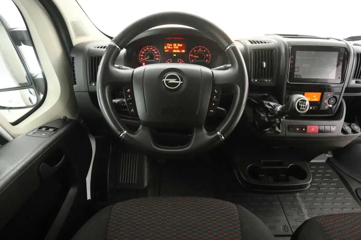 2.2 BlueHDI 140pk 3,5t L3H2 | Clima | Camera | Carplay | Cruise | 3 Zits | Parkeersensoren