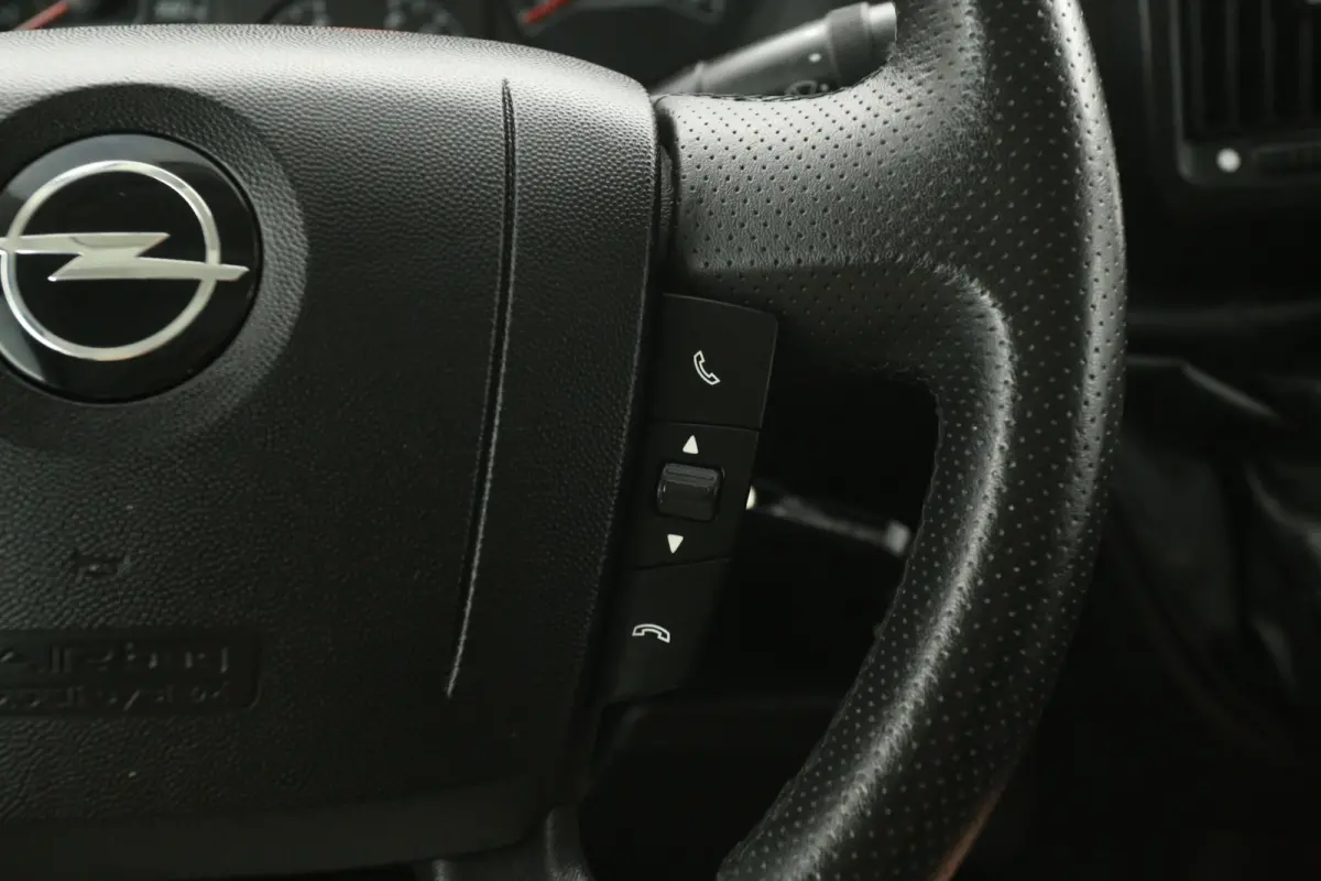 2.2D 140PK L3H2 3.5t | Clima | Camera | Carplay | Cruise | 3 Zits | Parkeersensoren